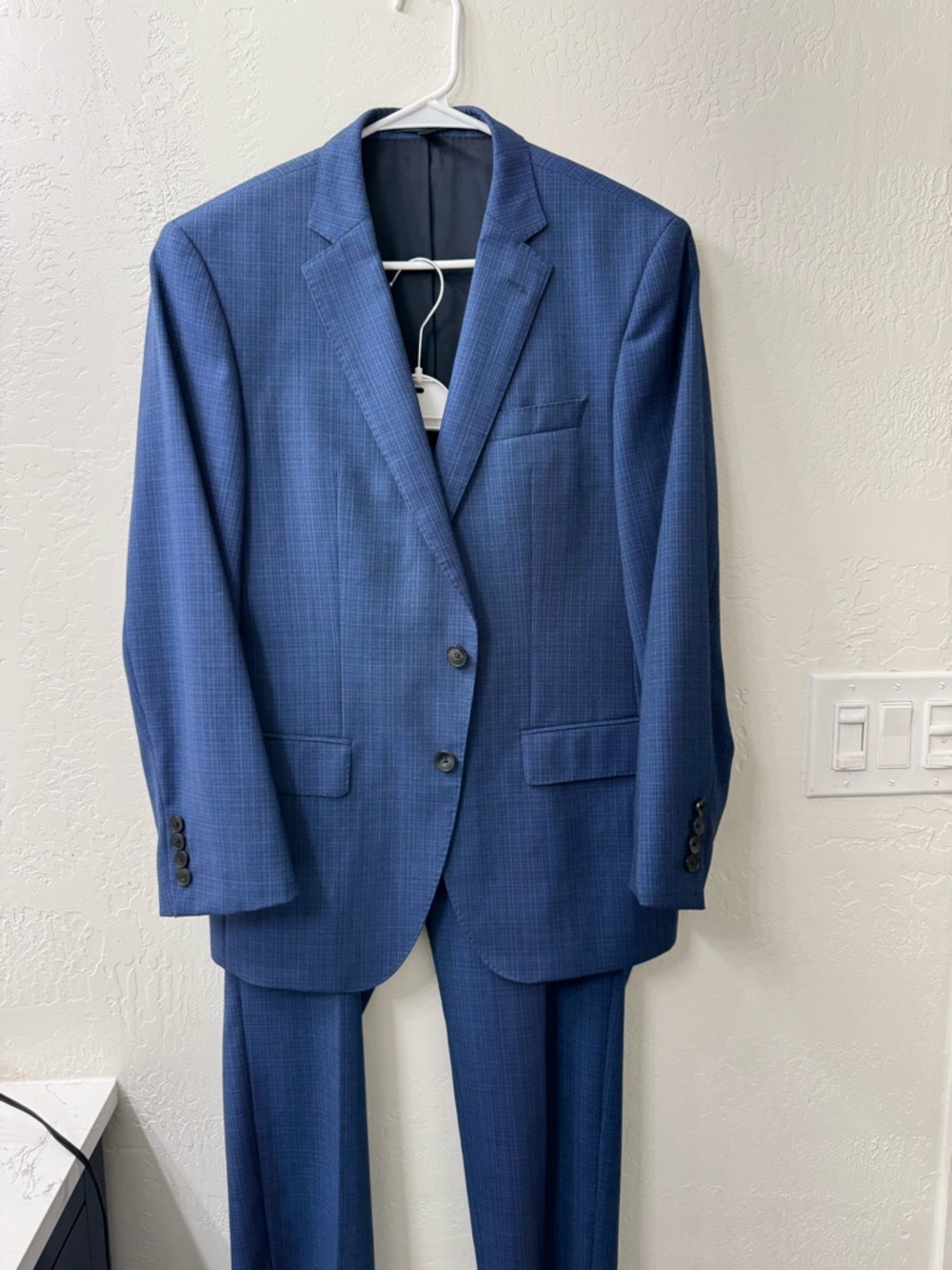 Hugo Boss Men's 38S Blue Two-Piece Suit 30x30 pants